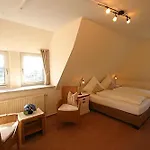 Inselhotel Kapitaen Tadsen / Amrum 3*