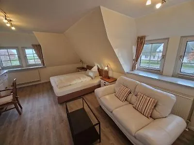 Отель Inselhotel Kapitaen Tadsen / Amrum