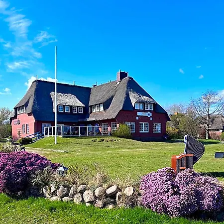 Inselhotel Kapitaen Tadsen / Amrum 3* Nebel