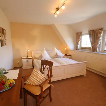 Hotel Inselhotel Kapitaen Tadsen / Amrum Nebel